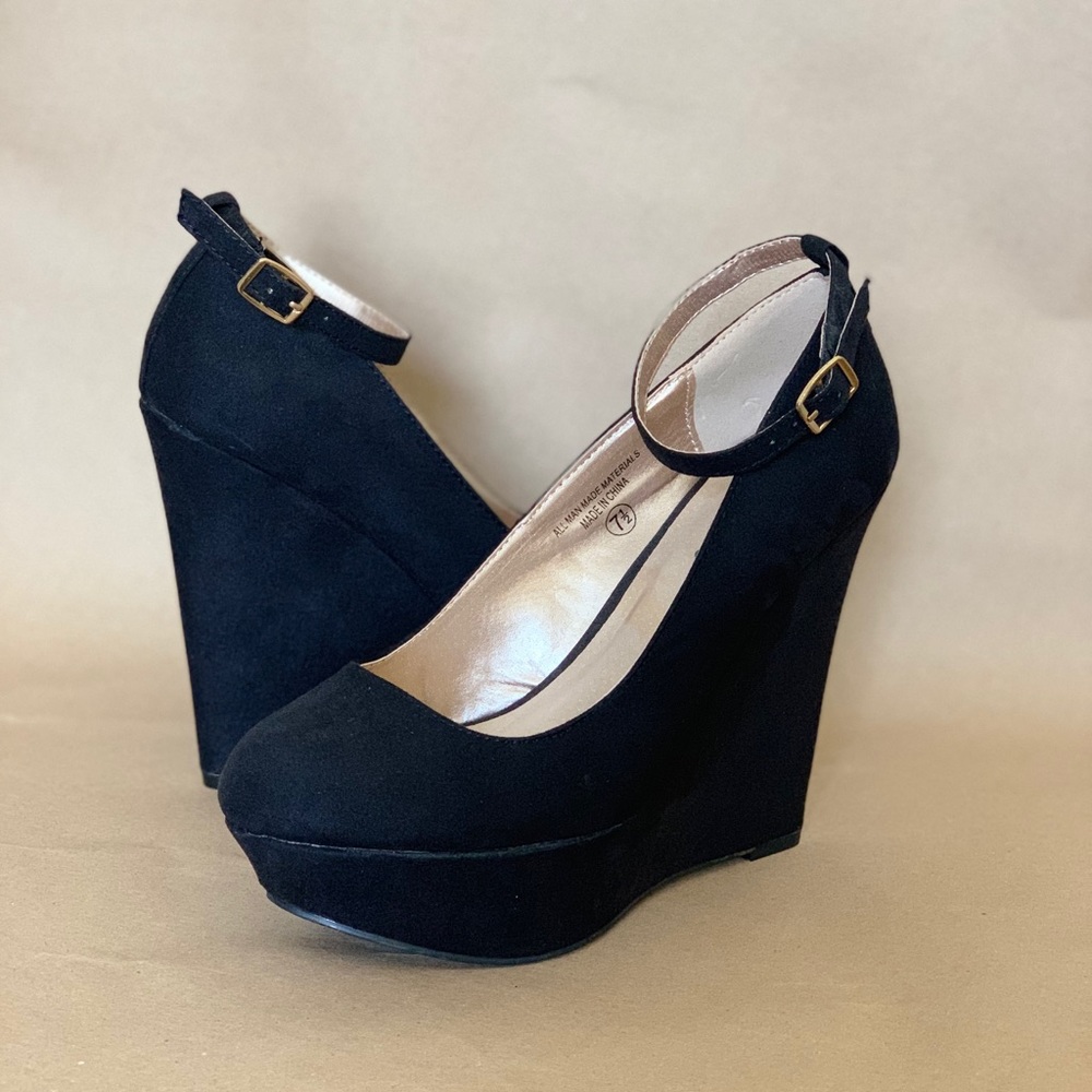 Bonnibel Ankle Strap Platform Wedges Black US 7.5